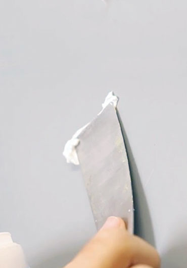 Mineral renovation putty