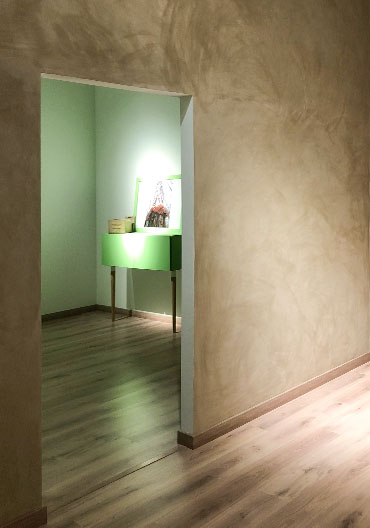 Marbling effect paint. Venetian stucco paint